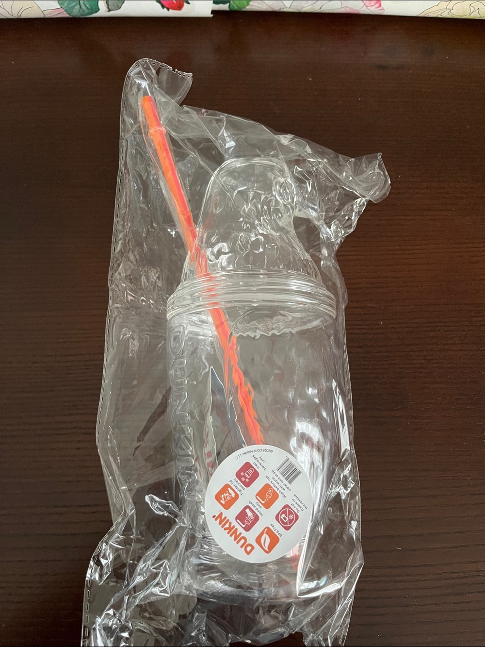 Dunkin' Clear Plastic American Eagle Tumbler w orange straw